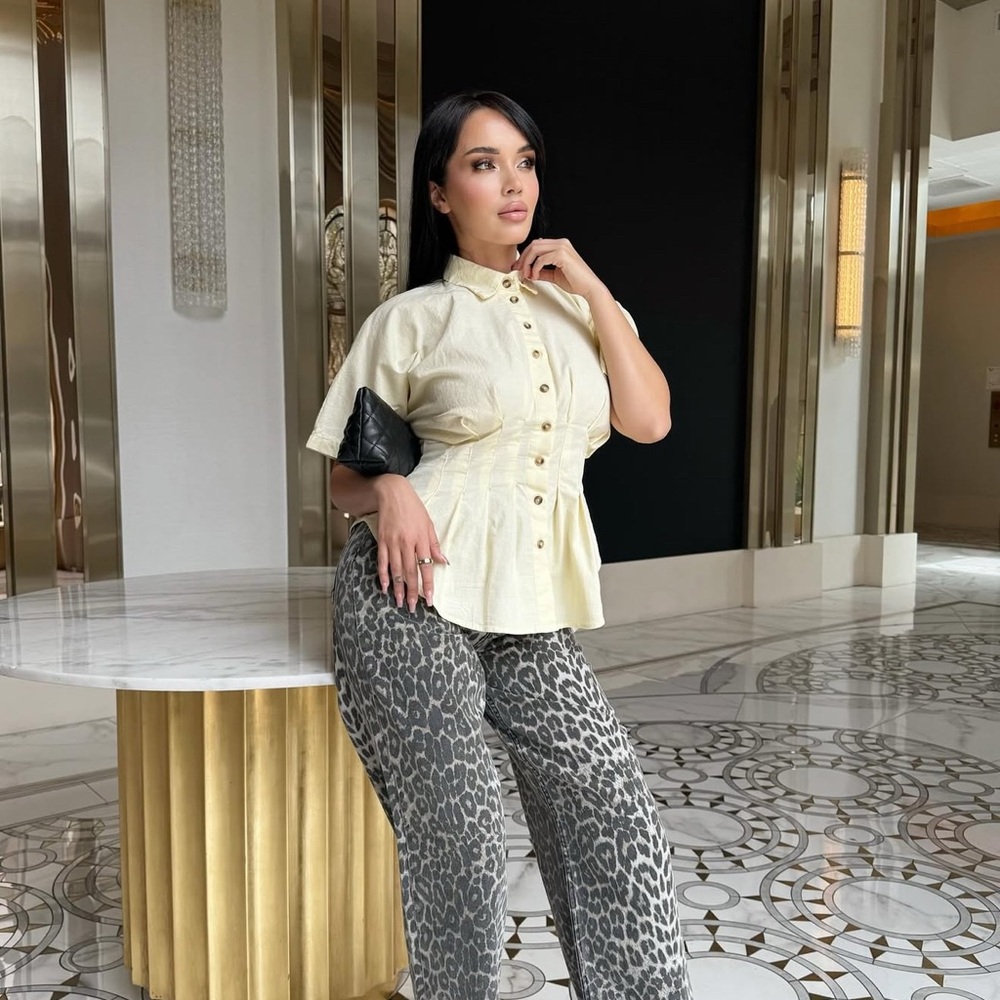 Cream Button-Up Blouse - Picture 4 of 4